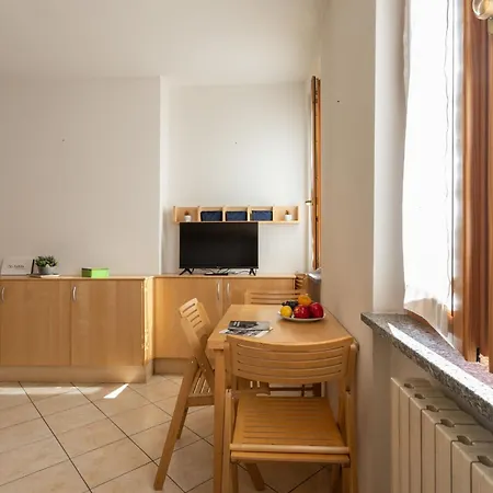Stella Apartment * Colico